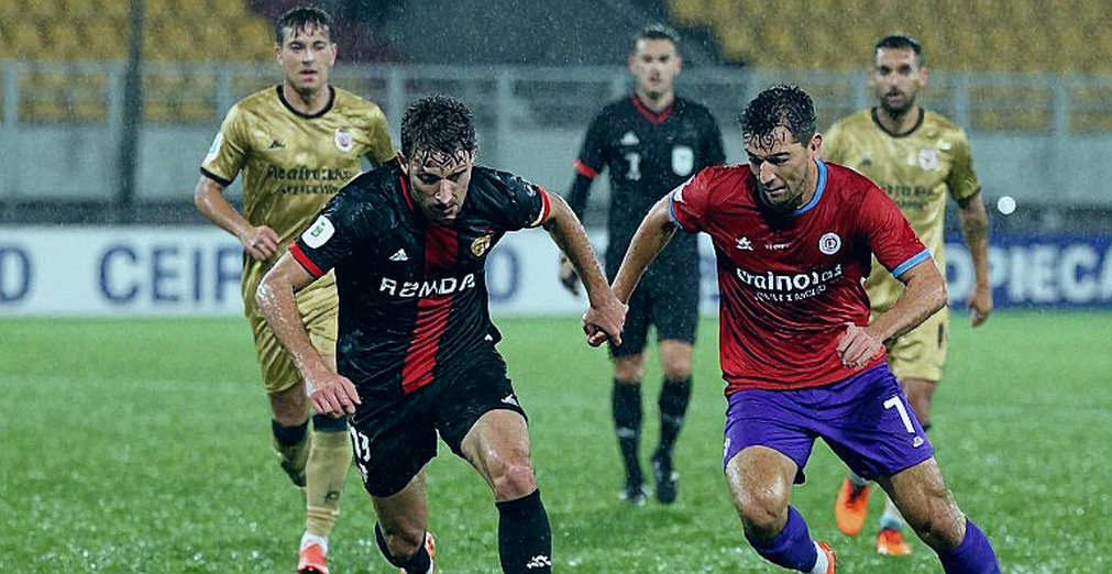 Không có penalty sau hai vòng Serie A: Trọng tài Ý đã được 'cởi trói' hay đang bị 'bịt mắt'?