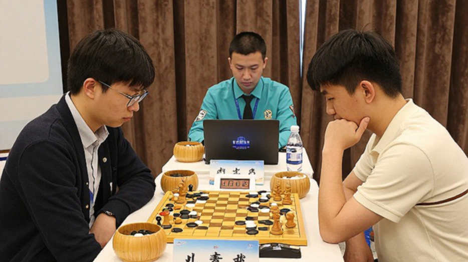 Olympic cờ vua 2026: Ấn Độ quét sạch Uzbekistan 2 với tỷ số 3,5–0,5 — nghịch lý bàn đấu đang bào mòn giấc mơ vàng