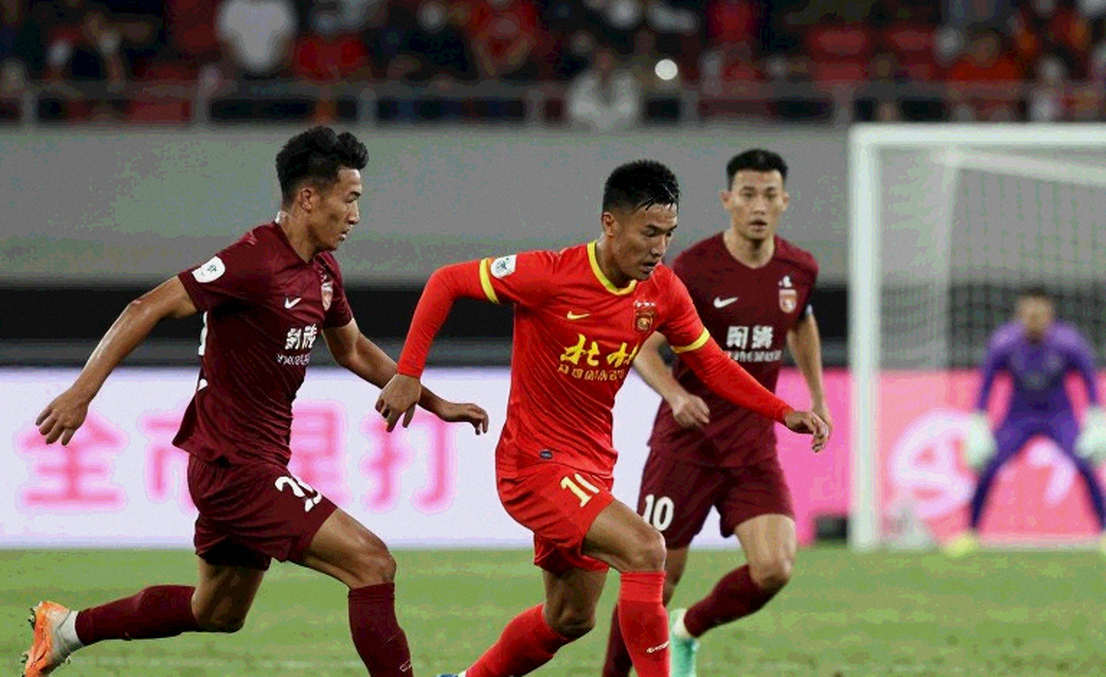 Indonesia 0-0 Malaysia: tấm thẻ đỏ phút 35 và khoảng cách mong manh ở ngôi đầu bảng A